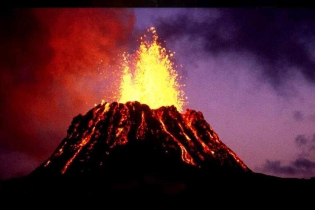 ボルケーノKilauea Iki- Hale Kumu La'Auアパートメント エクステリア 写真